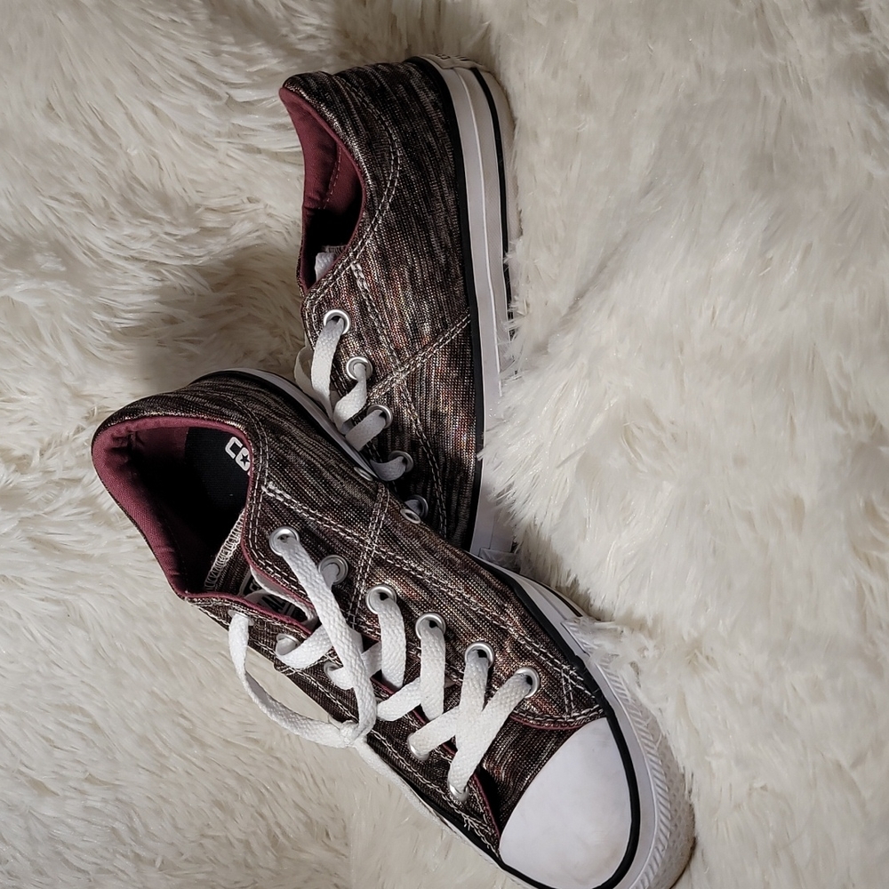 Converse - Picture 2 of 4